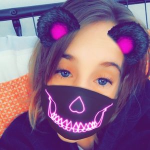 Meet your Posher, Iris